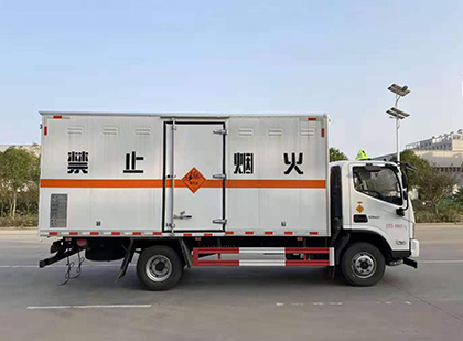 承留镇爆破器材运输车