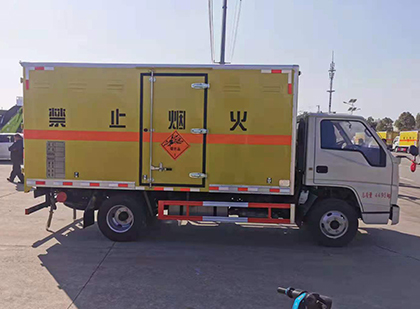 承留镇爆破器材运输车工人安全操作规范与智能技术保障